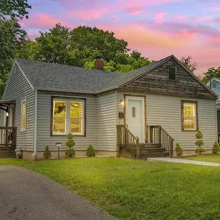 Villa Relax And Cool Near Fastnight Park